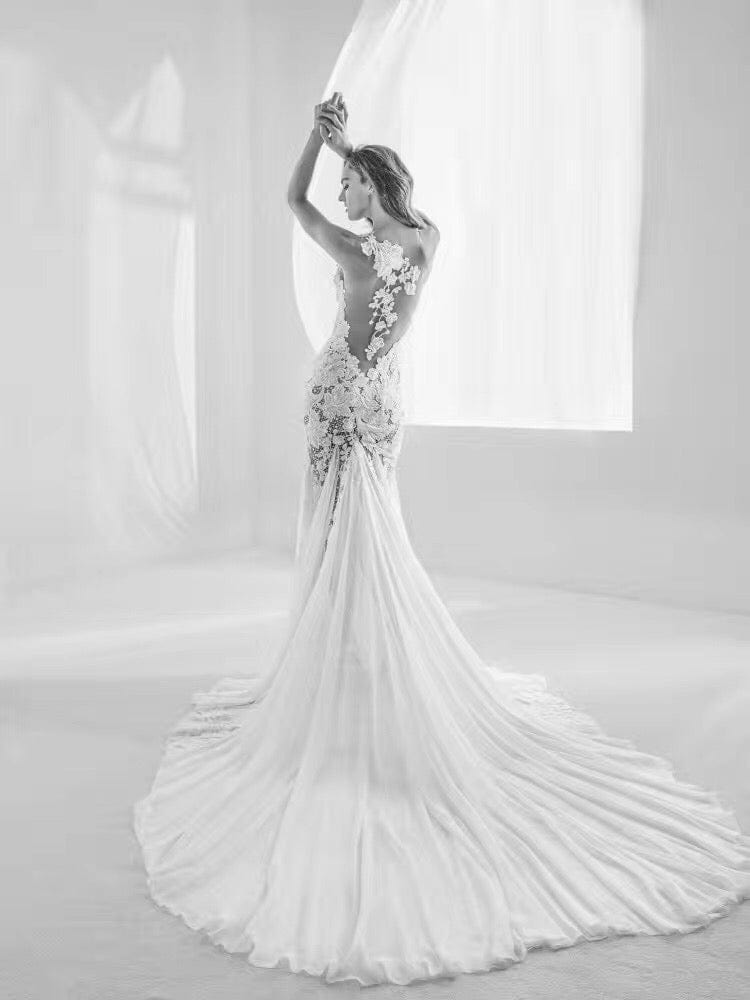 Exquisite Mermaid Wedding Dress with Intricate Floral Back Embroidery